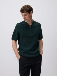 Bawełniany sweter polo - ciemnozielony. Zielone swetry męskie Reserved, l, bez wzorów, z bawełny, bez kołnierzyka. W wyprzedaży za 79.99 zł.