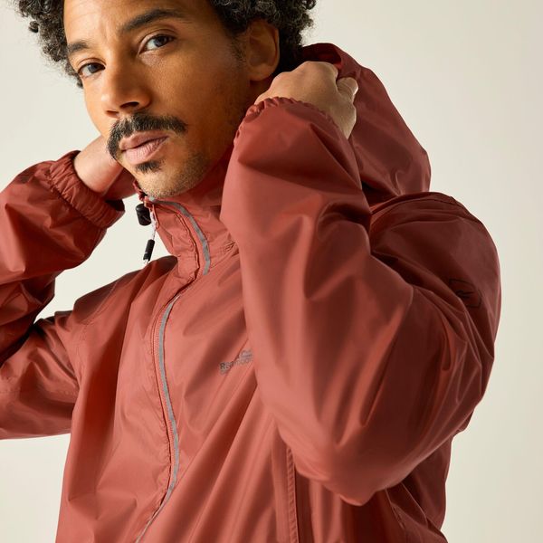 Kurtka turystyczna męska Lyle IV przeciwdeszczowa. Brązowe kurtki męskie Regatta, m, bez wzorów, sportowe, bez kaptura. Za 298.00 zł.