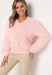 Różowy Sweter Futrzany z Ozdobnymi Aplikacjami Kwiatkami i Dodatkiem Wełny Merilinas. Czerwone swetry klasyczne damskie Born2be, z futra, bez kołnierzyka. Za 69.99 zł.