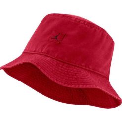Czapka Air Jordan Jumpman Bucket Hat Washed Red Kapelusz - DC3687-687. Czerwone czapki męskie Jordan, bez wzorów, sportowe. Za 137.99 zł.