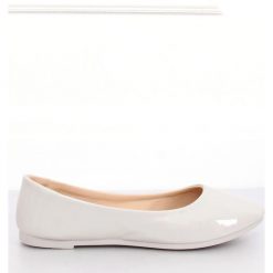 Baleriny damskie szare JX76P Grey. Szare baleriny damskie ButyModne, bez wzorów, z lakierowanej skóry, bez obcasa. W wyprzedaży za 69.00 zł.