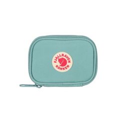 Portfel Fjallraven Kanken Card Wallet - sky blue. Zielone portfele damskie Fjällräven, bez wzorów. Za 117.99 zł.