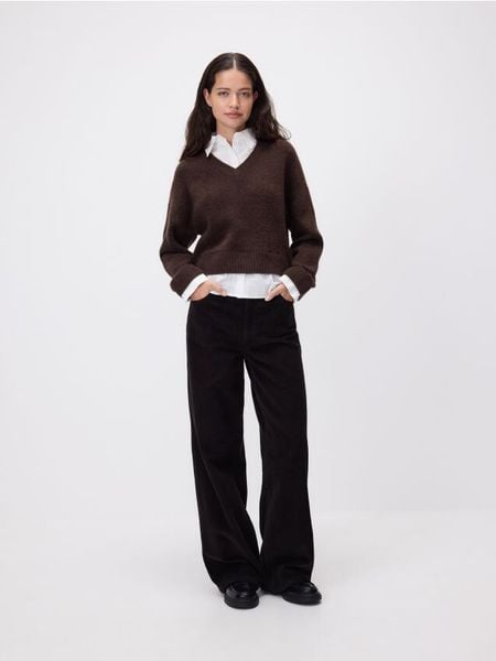 Sweter z koszulową wstawką - ciemnobrązowy. Brązowe swetry klasyczne damskie Reserved, l, z dzianiny, bez kołnierzyka. Za 139.99 zł.