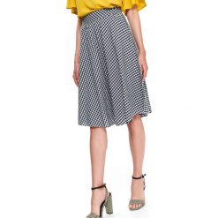 SPÓDNICA MIDI W KRATKĘ VICHY. Czarne spódniczki damskie TOP SECRET, na lato, bez wzorów, z tkaniny, eleganckie, midi. W wyprzedaży za 59.99 zł.