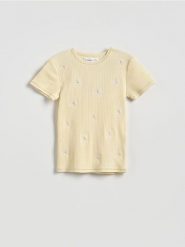 Bawełniany t-shirt z haftem - jasnożółty. Żółte koszulki dziewczęce Reserved, bez wzorów, z bawełny, bez ramiączek. Za 39.99 zł.