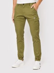 Tommy Jeans Spodnie materiałowe Scanton DM0DM13487 Zielony Slim Fit. Zielone spodnie materiałowe męskie Tommy Jeans, bez wzorów, z bawełny. Za 449.99 zł.