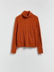 Golf z ozdobnym splotem - miedziany. Brązowe golfy damskie Reserved, l, bez wzorów, z dzianiny, bez ramiączek. Za 129.99 zł.