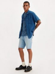 Levi's Szorty dżinsowe "501" w kolorze błękitnym rozmiar: W36. Niebieskie szorty męskie Levi's, z aplikacjami, z bawełny, klasyczne. Za 130.50 zł.
