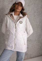 Biała Długa Kamizelka Pikowana z Nieodpinanym Kapturem Ozdobiona Naszywką Kasseda. Białe kamizelki damskie Renee, l, z jeansu, długie. Za 139.99 zł.