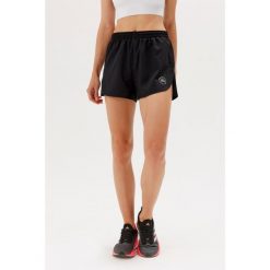 Damskie spodenki szorty do biegania Rough Radical Ultimate Shorts. Czarne szorty damskie ROUGH RADICAL, bez wzorów, sportowe. W wyprzedaży za 83.99 zł.