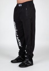 Augustine Stara szkoła Spodnie - Czarny. Czarne szorty męskie GORILLA WEAR, bez wzorów, z materiału, klasyczne. Za 229.00 zł.