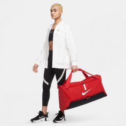 Torba Nike Academy Team Football Duffel Bag (Medium), Dla obu płci. Czerwone torebki klasyczne damskie Nike, bez wzorów, z poliesteru, bez dodatków. Za 139.99 zł.