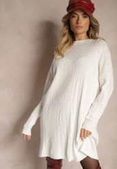 Biała Sukienka Dzianinowa Ozdobiona Tłoczeniem Gelabra. Białe sukienki damskie Renee, na co dzień, uniwersalny, bez wzorów, z dzianiny, eleganckie, bez kołnierzyka, bez ramiączek, mini, proste. W wyprzedaży za 55.99 zł.