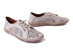 MANITU 840133-08 beige, półbuty damskie. Brązowe półbuty damskie Manitu, w ażurowe wzory, ze skóry, bez obcasa. Za 255.92 zł.