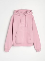Dresowa bluza hoodie z kieszenią i haftowanym napisem - różowy. Czerwone bluzy bez kaptura damskie Sinsay, l, z dresówki. Za 39.99 zł.