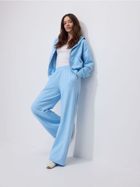 Rozpinana bluza - jasnoniebieski. Niebieskie bluzy bez kaptura damskie Reserved, l, z bawełny. Za 109.99 zł.