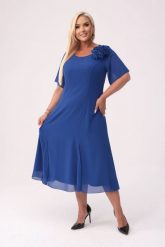Elegancka szyfonowa sukienka Catalina w chabrowym kolorze na wesele PLUS SIZE XXL. Niebieskie sukienki damskie Moda Size Plus Iwanek, na wesele, plus size, bez wzorów, z materiału, eleganckie, bez kołnierzyka, plus size, bez ramiączek, midi. Za 399.90 zł.