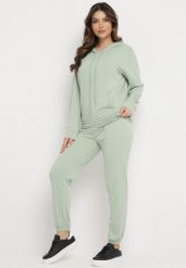 Jasnozielony Komplet Dresowy Bluza Kangurka z Kapturem i Spodnie Joggery Triasa. Zielone bluzy z kapturem damskie Born2be, bez wzorów, z dresówki, klasyczne. Za 84.99 zł.