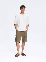 T-shirt regular fit - biały. Białe t-shirty męskie Reserved, l, bez wzorów, z bawełny, bez kołnierzyka. Za 79.99 zł.