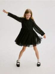 Elegancka sukienka - czarny. Czarne sukienki dziewczęce Reserved, bez wzorów, z tkaniny, eleganckie, bez ramiączek. W wyprzedaży za 79.99 zł.