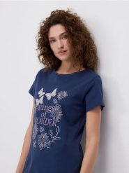 Koszula nocna z nadrukiem - granatowy. Niebieskie koszule nocne damskie Reserved, bez wzorów, z bawełny. W wyprzedaży za 39.99 zł.