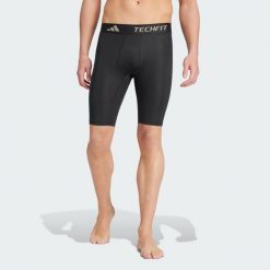 Legginsy TECHFIT Compression Training Short. Czarne spodnie sportowe męskie Adidas, l, z materiału, na fitness i siłownię. Za 129.00 zł.