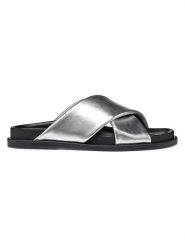 Geox Skórzane klapki "Adelash" w kolorze srebrnym rozmiar: 37. Szare klapki damskie Geox, bez wzorów, bez obcasa. Za 217.99 zł.