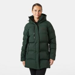 Parka damska z kapturem Helly Hansen Adore. Czarne parki damskie Helly Hansen, na zimę, bez wzorów. W wyprzedaży za 1,208.35 zł.