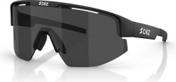 Okulary przeciwsłoneczne Bliz Matrix Small. Czarne okulary przeciwsłoneczne damskie Bliz. Za 399.99 zł.