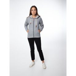 Bluza damska Protest NXGJANNU full zip hoody. Fioletowe bluzy bez kaptura damskie Protest. W wyprzedaży za 162.00 zł.