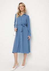 Niebieska Koszulowa Sukienka z Materiałowym Paskiem Vivinara. Niebieskie sukienki damskie Born2be, na co dzień, l, bez wzorów, z materiału, eleganckie, bez kołnierzyka, bez ramiączek, midi, koszulowe. W wyprzedaży za 87.99 zł.