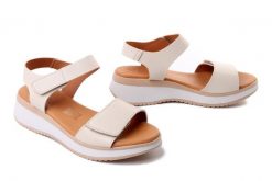Oh! My Sandals 5942 DOYA HIELO doya hielo, sandały damskie. Brązowe sandały damskie Oh My Sandals, bez wzorów, ze skóry, bez obcasa, na koturnie. Za 294.90 zł.