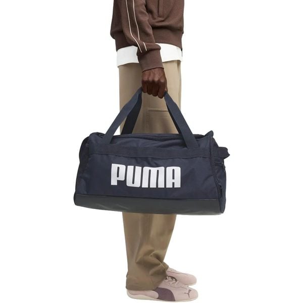 Torba Puma Challenger Small Sports Bag 35L. Niebieskie torebki klasyczne damskie Puma, bez wzorów, z materiału, bez dodatków. Za 290.00 zł.