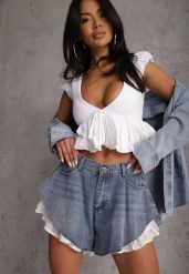 Niebieskie Jeansowe Szorty z Bawełny Ozdobione Falbanami Kassyllis. Niebieskie szorty damskie Renee, bez wzorów, z bawełny. Za 119.99 zł.