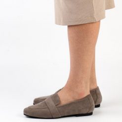 Szare zamszowe loafersy, mokasyny damskie La.Fi 017g-su. Szare mokasyny damskie La.Fi, z zamszu. Za 139.00 zł.