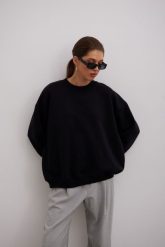 Bluza typu oversize z HAFTEM w kolorze TOTALLY BLACK - GEMINI-UNI. Czarne bluzy bez kaptura damskie Marsala, uniwersalny, z bawełny. Za 349.90 zł.