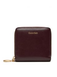 Calvin Klein Portfel Hardware Square Zip Around LV04F1044G Bordowy. Czerwone portfele damskie CALVIN KLEIN, bez wzorów, ze skóry. Za 179.99 zł.