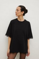 Tshirt typu oversize z KORONKĄ w kolorze BLACK- MIDNIGHT-XS/S. Czarne t-shirty damskie Marsala, m, bez wzorów, z bawełny, bez kołnierzyka. Za 169.90 zł.