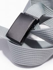 Pasek męski parciany z metalową klamrą - szary. Szare paski męskie Ombre Clothing, bez wzorów. W wyprzedaży za 52.49 zł.