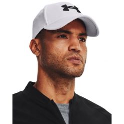 Czapka z daszkiem męska UNDER ARMOUR MEN'S UA BLITZING. Białe czapki męskie Under Armour, bez wzorów, biznesowe. Za 59.99 zł.