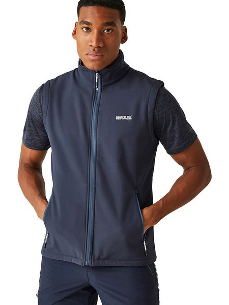 Regatta Kamizelka softshellowa "Bradwell III" w kolorze granatowym rozmiar: XXL. Niebieskie kamizelki męskie Regatta, xxl. Za 129.95 zł.