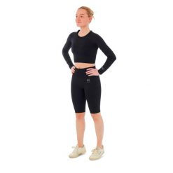 Damski zestaw sportowy Xtreme - krótkie spodenki + sportowy Croptop - Czarny. Czarne spodenki sportowe damskie XTREME SOCKSWEAR, bez wzorów, sportowe. Za 177.99 zł.