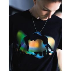 Koszulka sportowa MANTO Reflection z krótkim rękawem. Czarne bluzki sportowe damskie Manto, xl, bez wzorów, bez ramiączek. Za 119.99 zł.