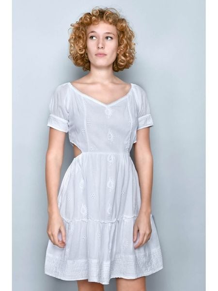 Tarifa Sukienka w kolorze białym rozmiar: M. Białe sukienki damskie Tarifa, m, bez wzorów, z bawełny, bez kołnierzyka, bez ramiączek, mini, rozkloszowane. Za 70.24 zł.
