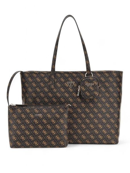 Guess Shopper bag w kolorze brązowym - 49 x 31 x 14 cm rozmiar: onesize. Brązowe shopper bag damskie Guess, z aplikacjami, z materiału, na ramię, bez dodatków. Za 479.76 zł.