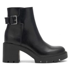 Botki Jenny Fairy. Czarne botki damskie Jenny Fairy, bez obcasa, na słupku, bez zapięcia. Za 111.99 zł.