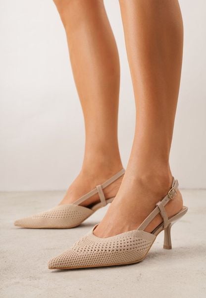 Beżowe Ażurowe Sandały na Szpilce Slingback Erilise. Brązowe sandały damskie Renee, z aplikacjami, bez obcasa, na szpilce. Za 89.99 zł.