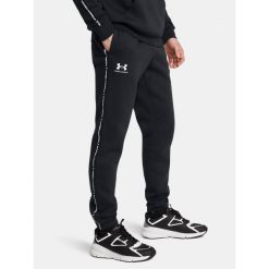 Spodnie męskie Under Armour Icon Fleece Jgr. Czarne spodnie sportowe męskie Under Armour. W wyprzedaży za 272.65 zł.