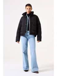 Garcia Kurtka zimowa w kolorze czarnym rozmiar: M. Czarne kurtki damskie Garcia, na zimę, m, bez wzorów, z puchu, bez kaptura. Za 295.99 zł.