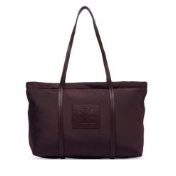 Torebka Calvin Klein. Czerwone torebki klasyczne damskie CALVIN KLEIN, bez wzorów, bez dodatków. Za 449.99 zł.